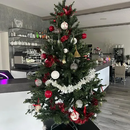 Hotel Bobaski Louchats
